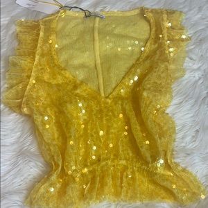 Gorgeous sequin yellow top!